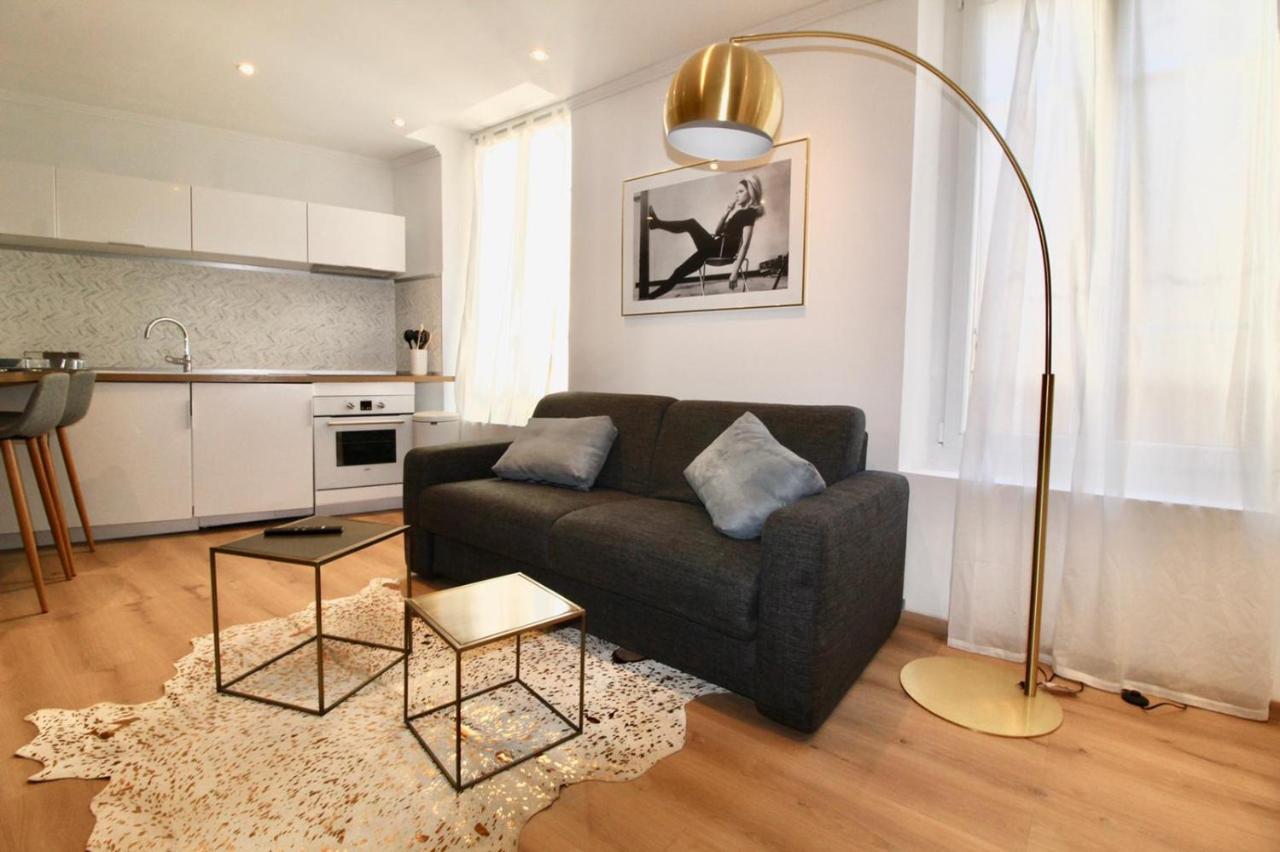 Lovely Apartment Heart Of Golden Square Fiber Wifi Nisa Exterior foto