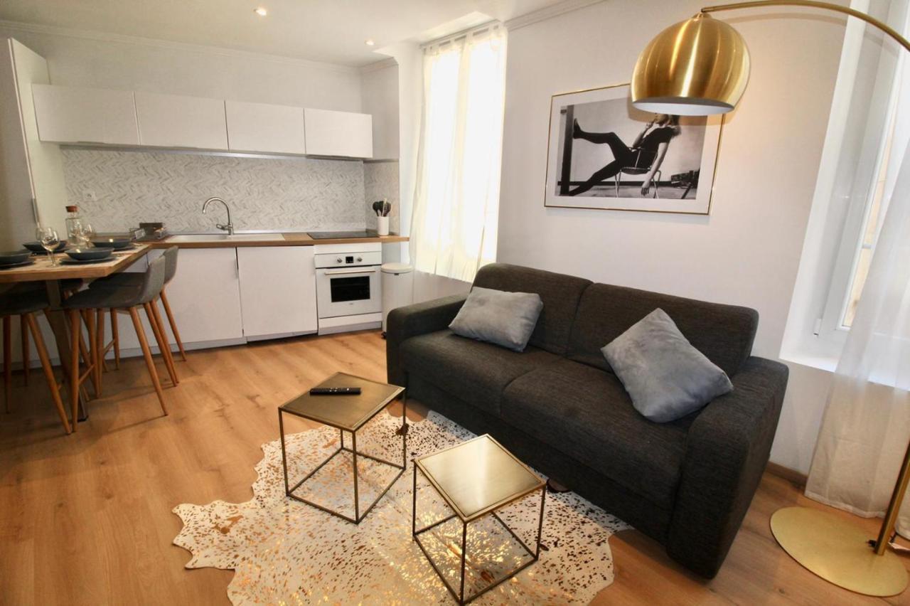 Lovely Apartment Heart Of Golden Square Fiber Wifi Nisa Exterior foto